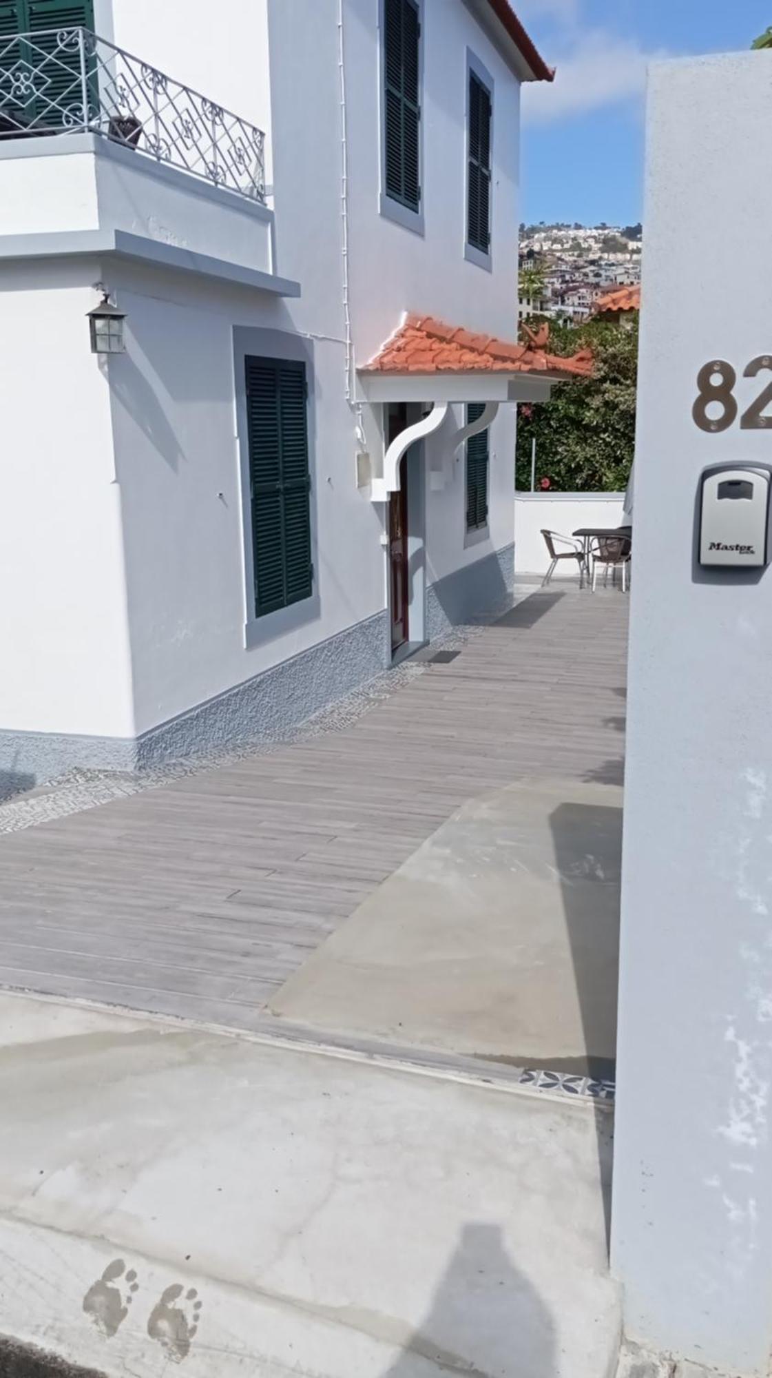 Bus Stop House 82 푼샬 외부 사진